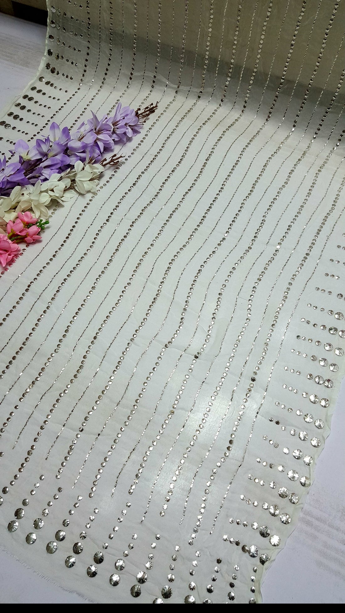 White colour Exclusive Heavy Mukesh Kamdani Work Saree 🥻 on Pure China Karincle Chiffon 6 Meter