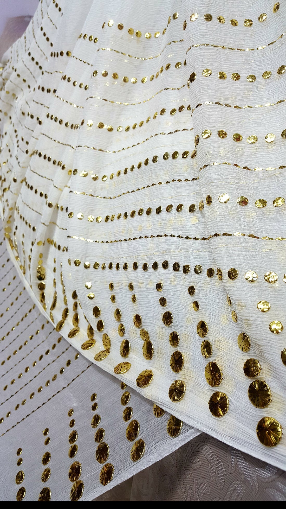 White colour Exclusive Heavy Mukesh Kamdani Work Saree 🥻 on Pure China Karincle Chiffon 6 Meter